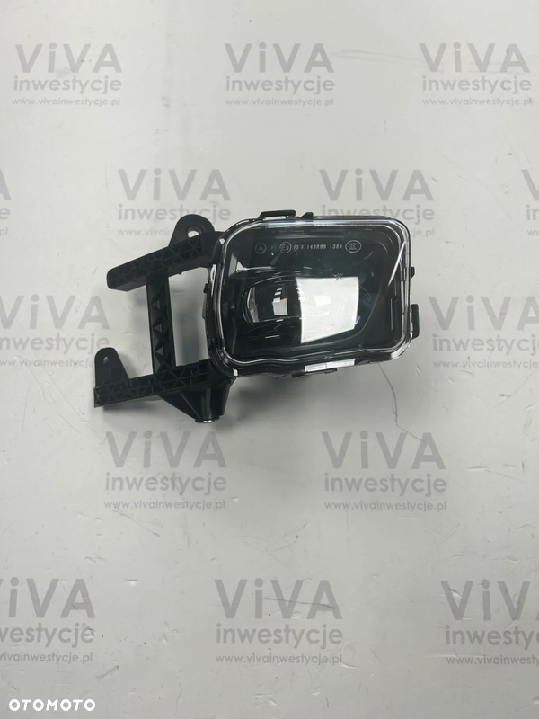 MERCEDES BENZ OE HALOGEN REFLEKTOR PRZECIWMGIELNY PRAWY A9608204856