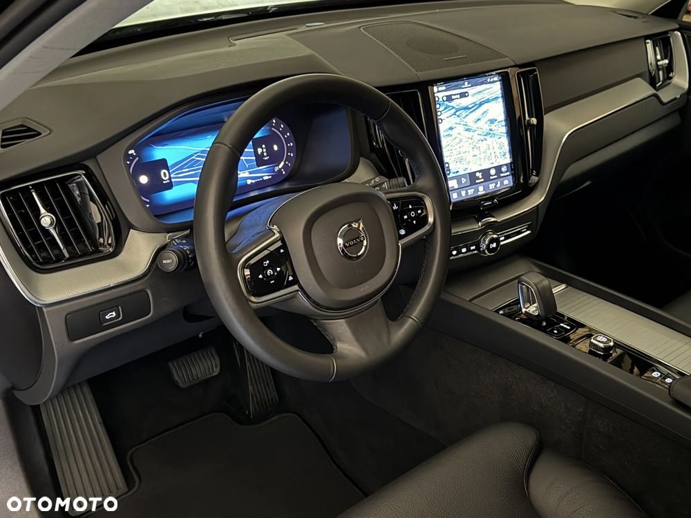 Volvo XC 60 B4 D AWD Plus Dark - 15