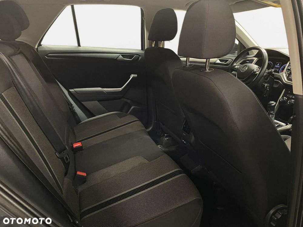 Volkswagen T-Roc - 16
