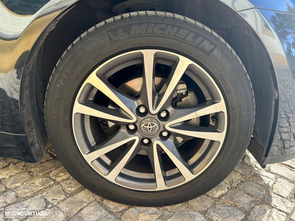 Toyota Avensis SW 2.0 D-4D Luxury - 18