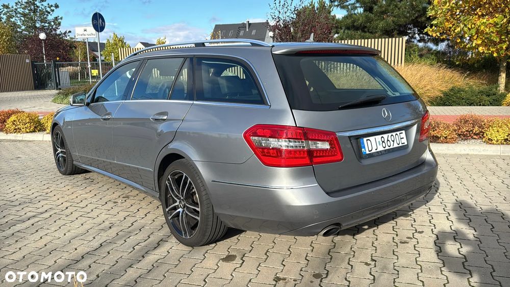 Mercedes-Benz Klasa E 300 T CDI DPF BlueEFFICIENCY 7G-TRONIC Avantgarde - 8