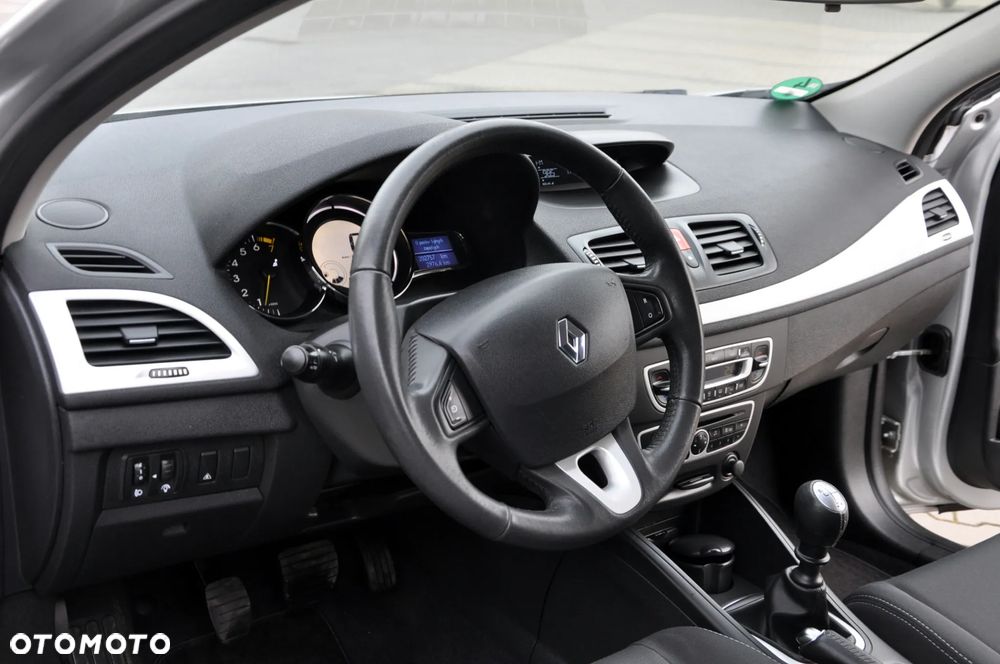 Renault Megane TCe 180 Coupe Dynamique - 32
