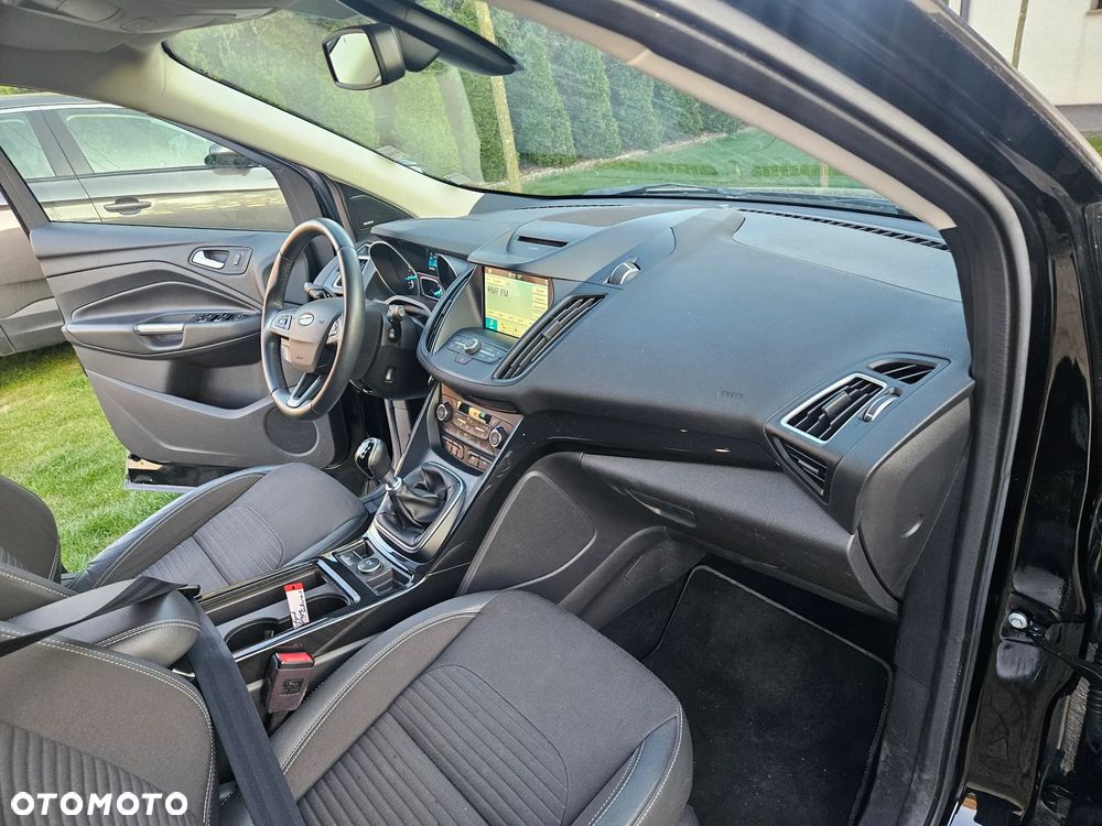 Ford Kuga 1.5 EcoBoost 2x4 Titanium - 32