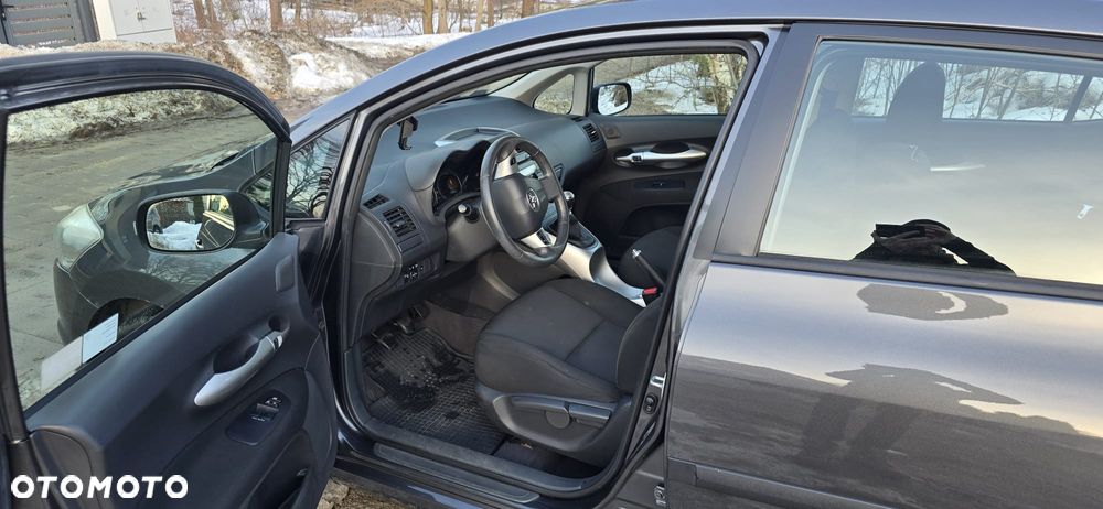 Toyota Auris - 7