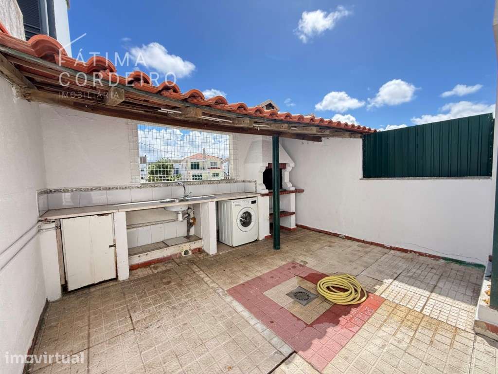 Moradia em Banda T4 no Feijó - Espaço, Conforto e Excelente Localiz... - Grande imagem: 2/26