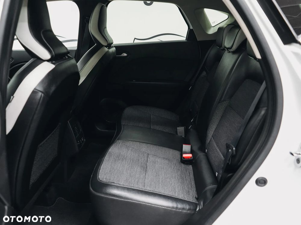 Renault Captur 1.6 E-TECH Plug-In Intens - 33