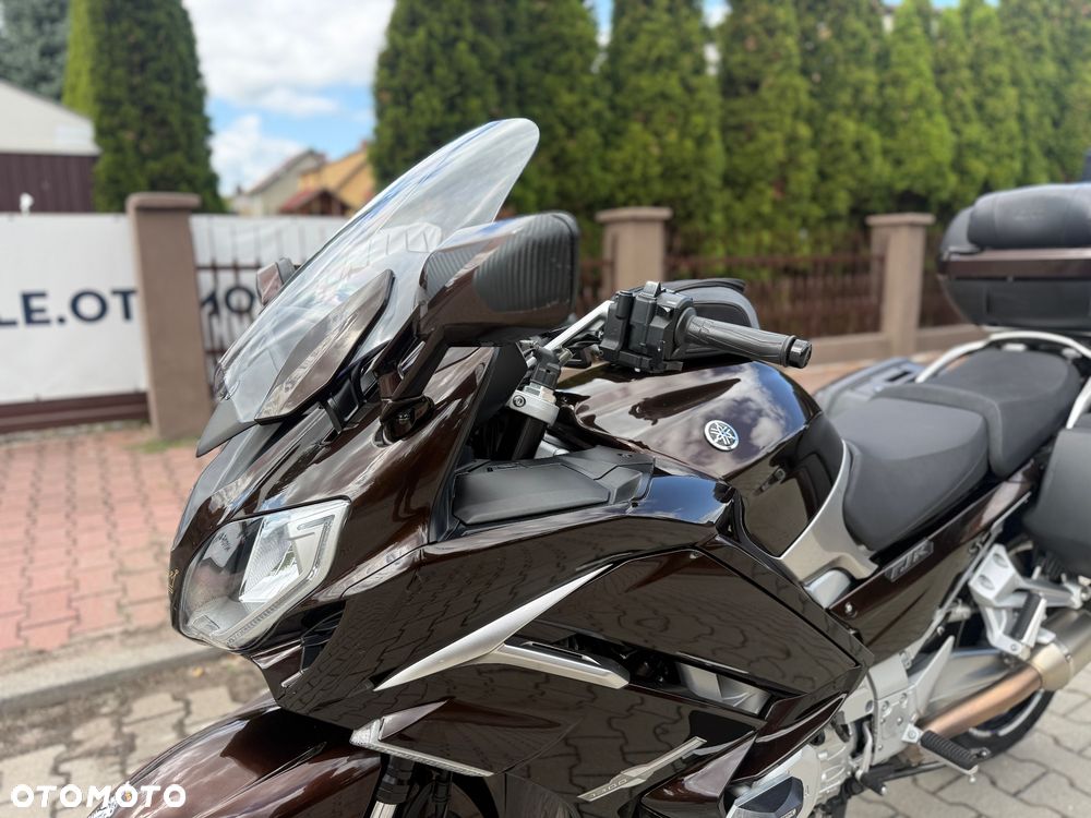 Yamaha FJR - 23