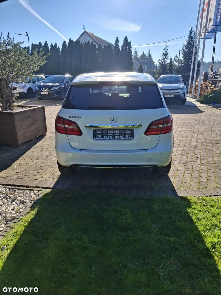 Mercedes-Benz Klasa B (Electric Drive) 250 e - 7