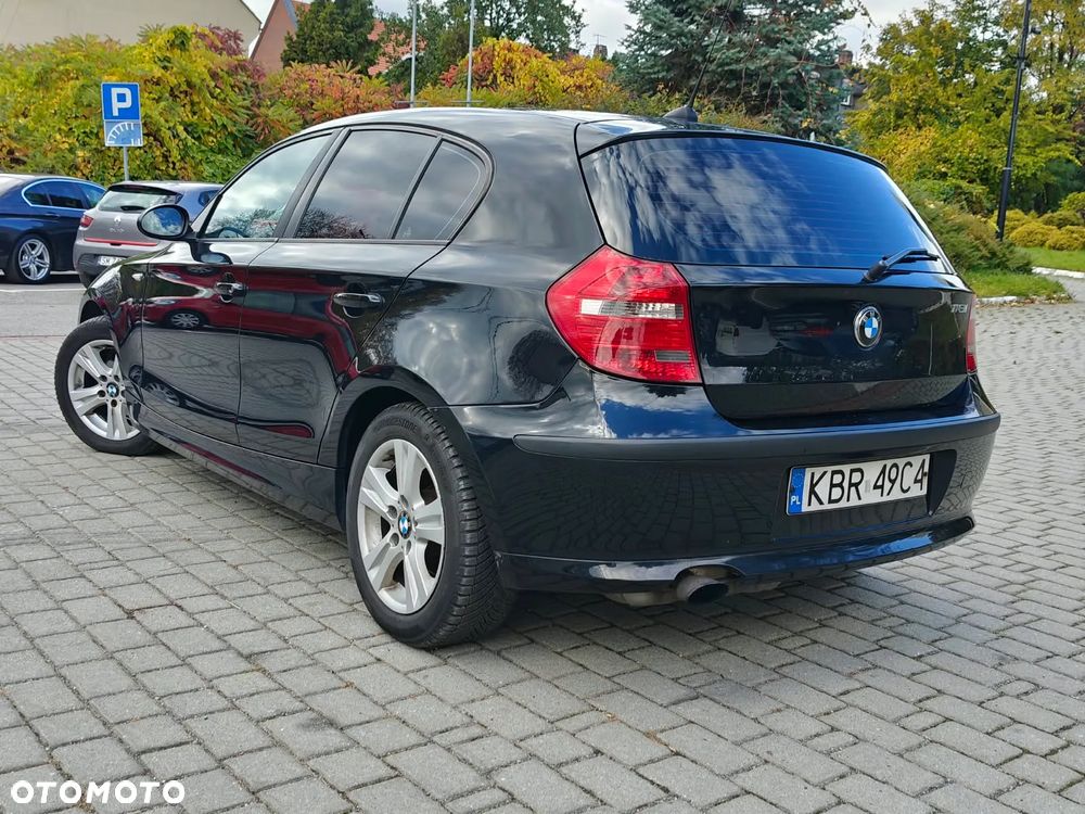 BMW 1 Series 2009 photo 2