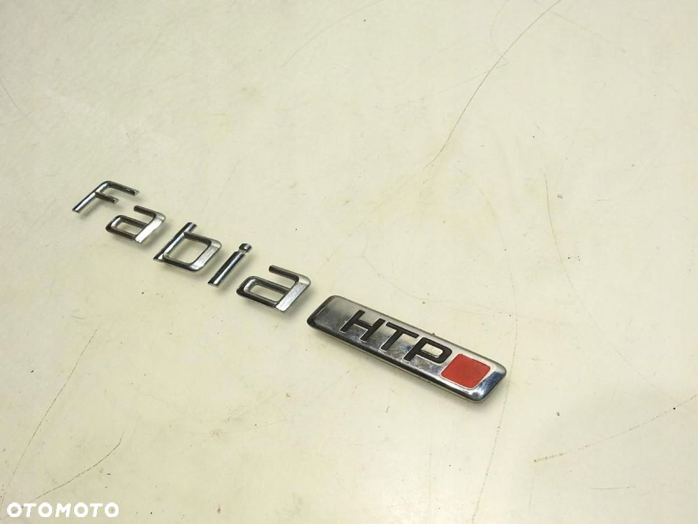 ZNACZEK EMBLEMAT LOGO NAPIS FABIA HTP SKODA FABIA II - 5