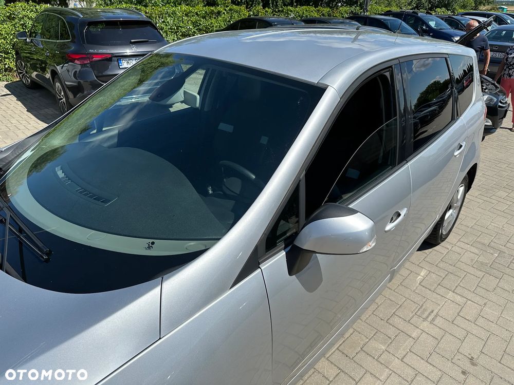 Renault Grand Scenic - 30