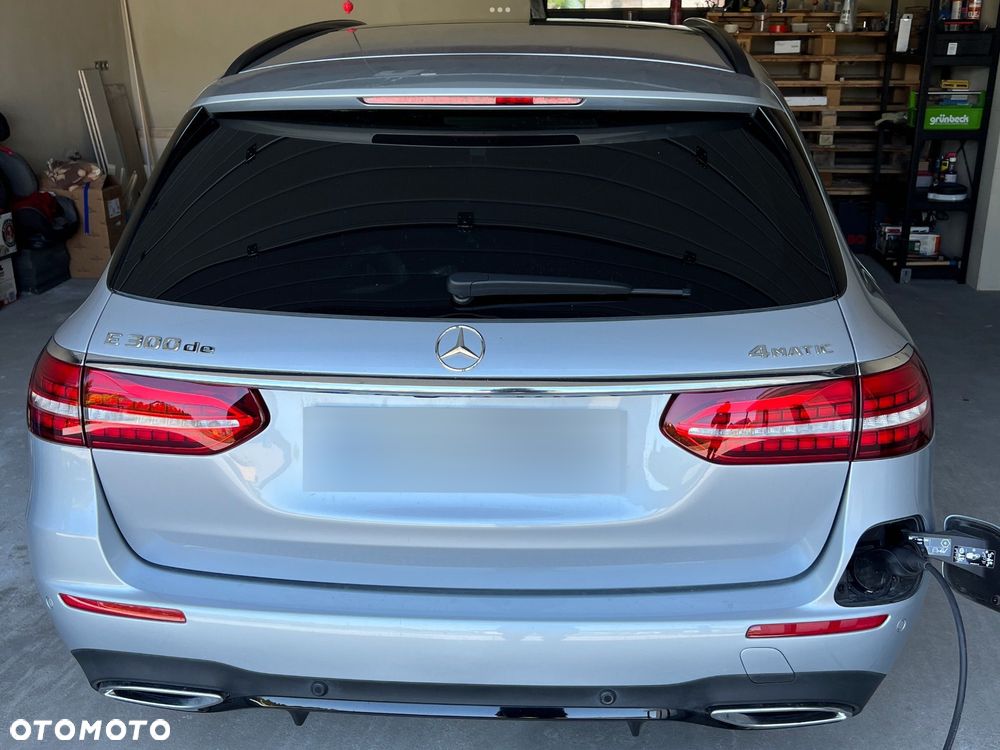 Mercedes-Benz Klasa E 300 de 4Matic 9G-TRONIC AMG Line - 3