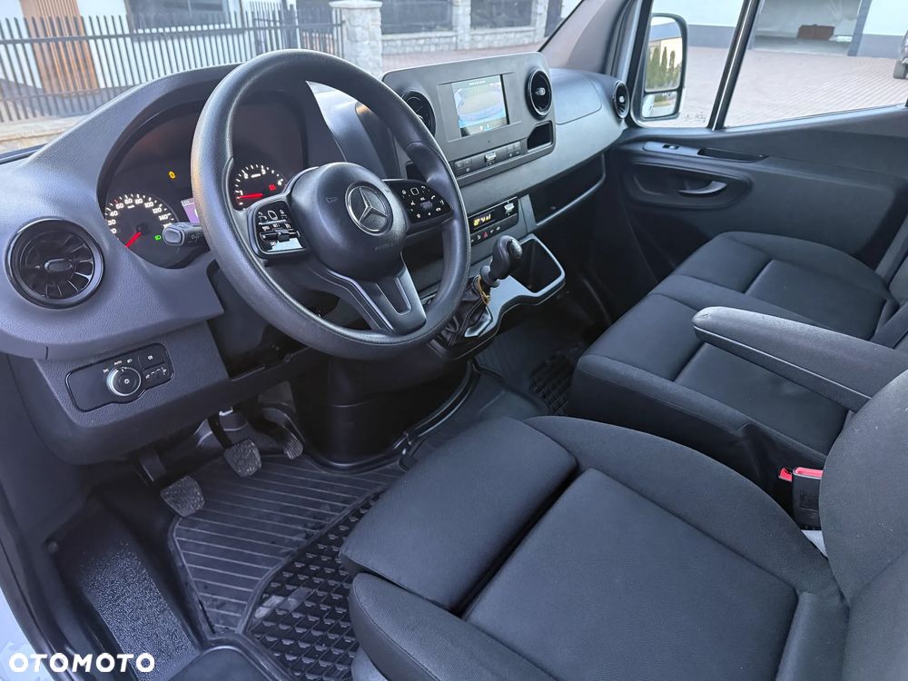Mercedes-Benz SPRINTER - 10