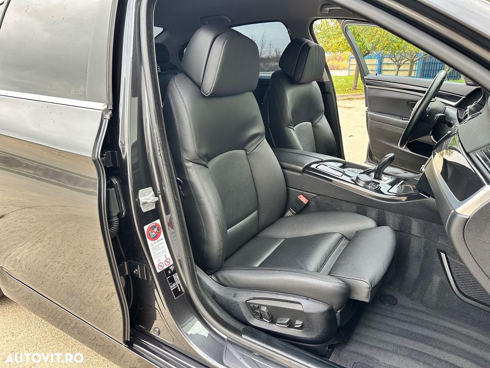 BMW Seria 5 530d xDrive Touring Sport-Aut. Luxury Line - 28