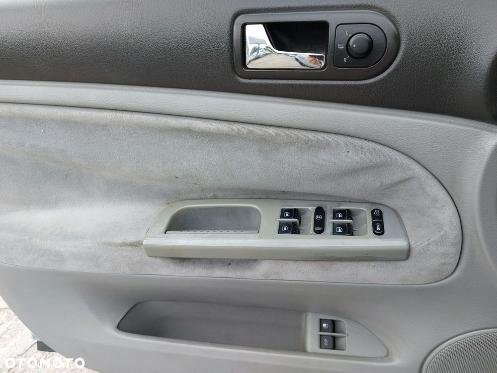 Volkswagen Passat - 24
