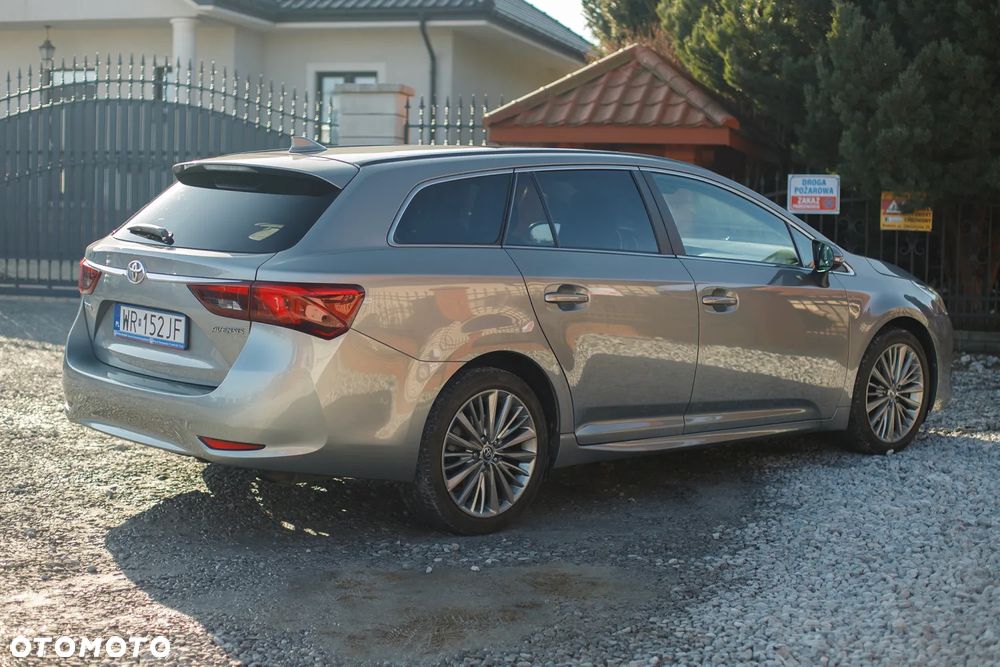 Toyota Avensis 1.8 Executive - 15