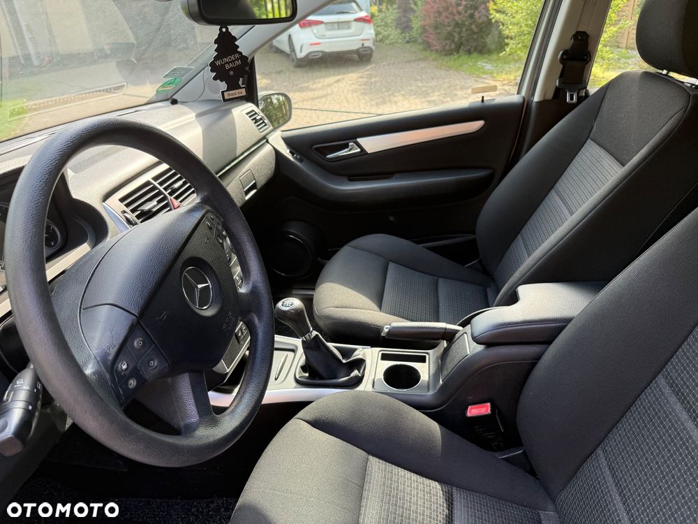 Mercedes-Benz Klasa B 180 CDI Special Edition - 22
