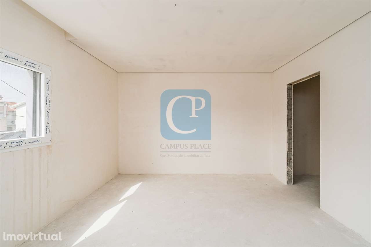 Moradia V3 em fase de acabamento em Guifões - Grande imagem: 4/22