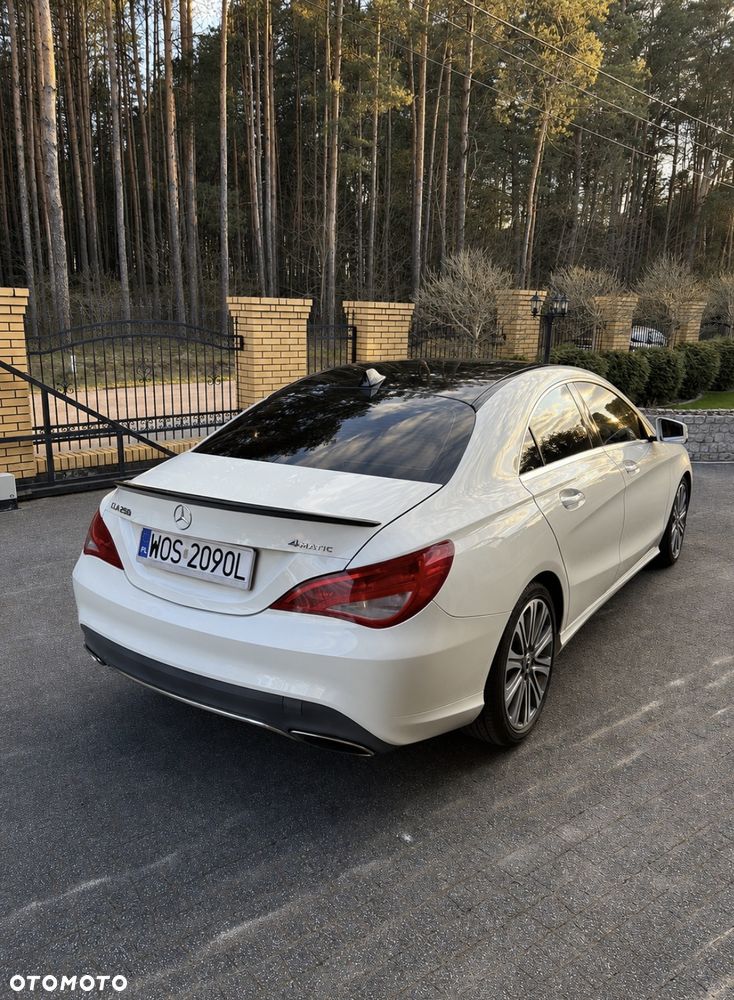 Mercedes-Benz CLA 250 4-Matic - 8