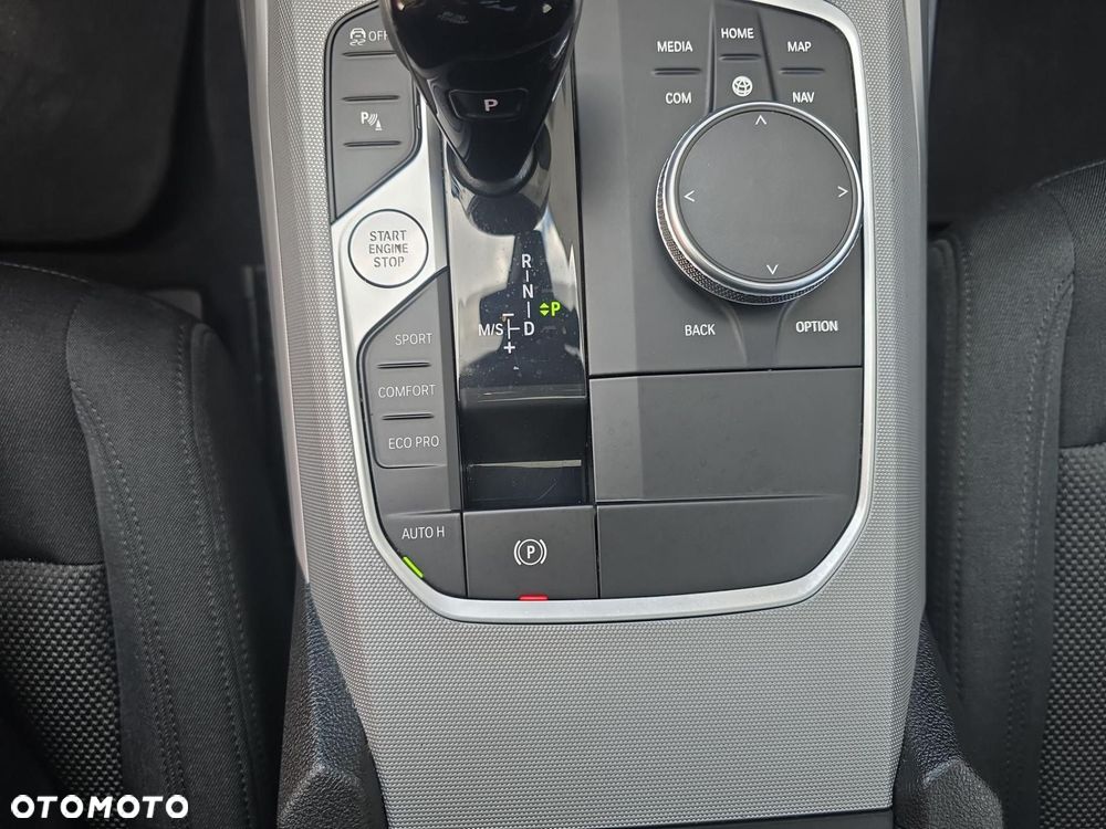BMW Seria 3 318d - 20