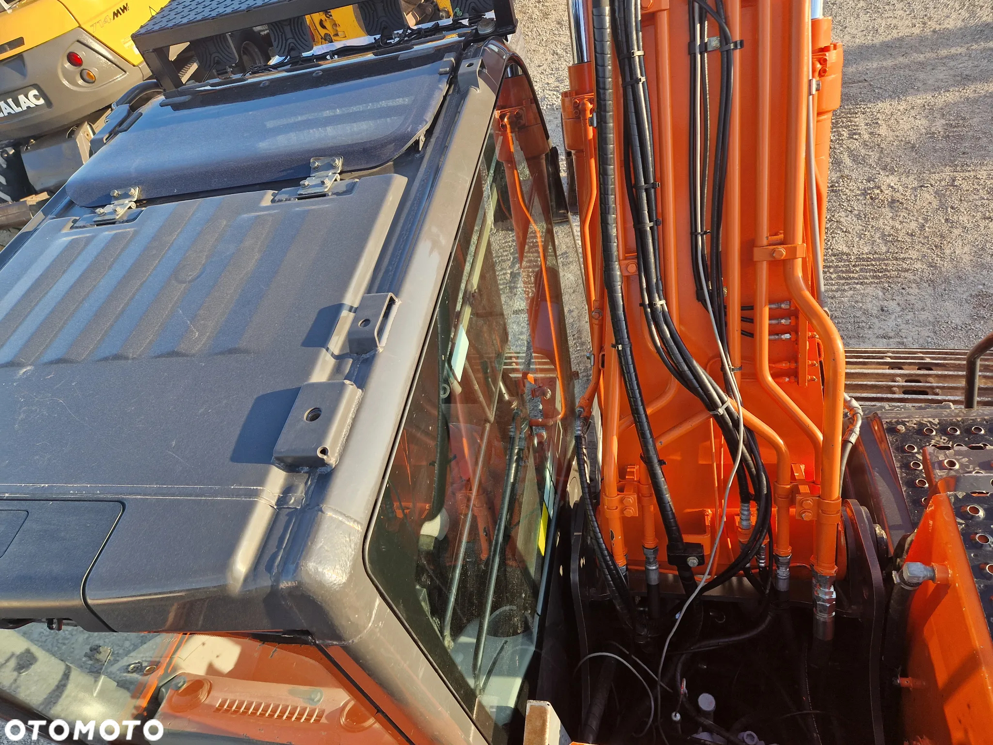 Hitachi ZX160LC-5B - 15