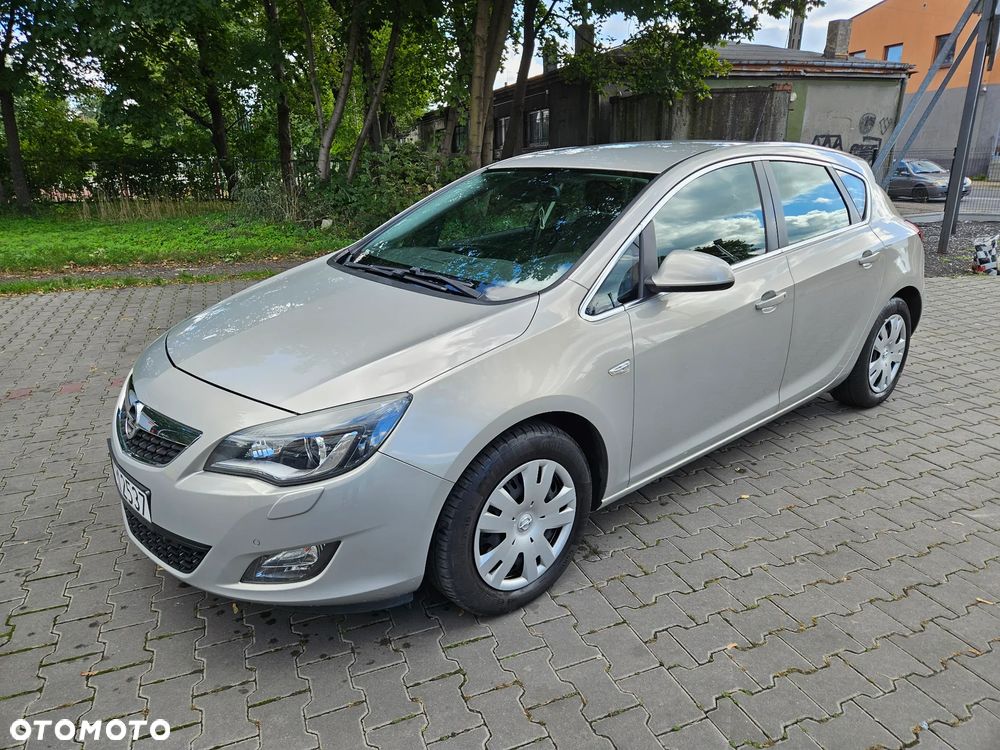 Opel Astra IV 1.7 CDTI Cosmo - 3