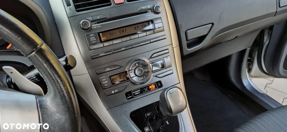 Toyota Auris 1.6 Dynamic MS - 10