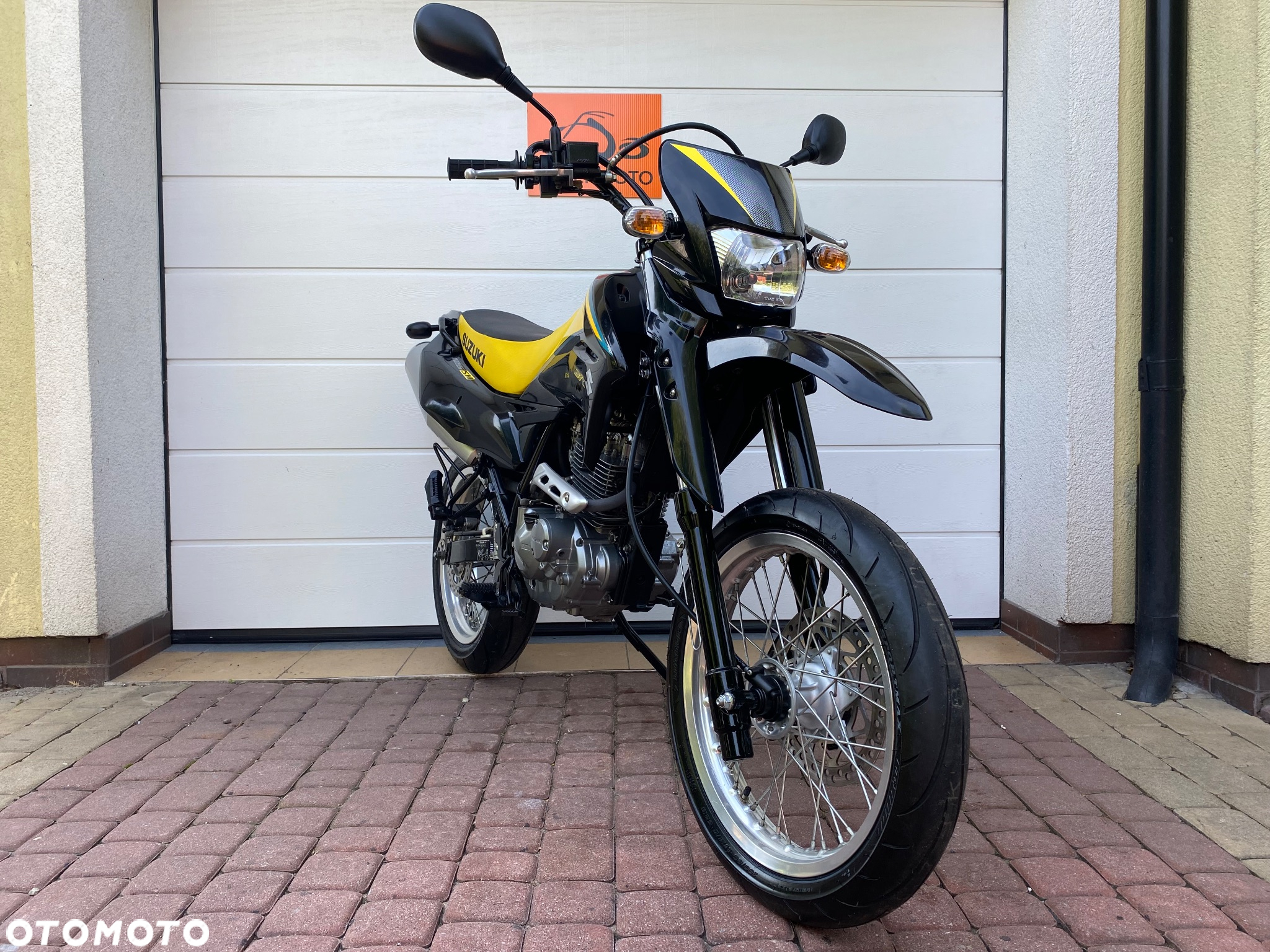 Suzuki DR