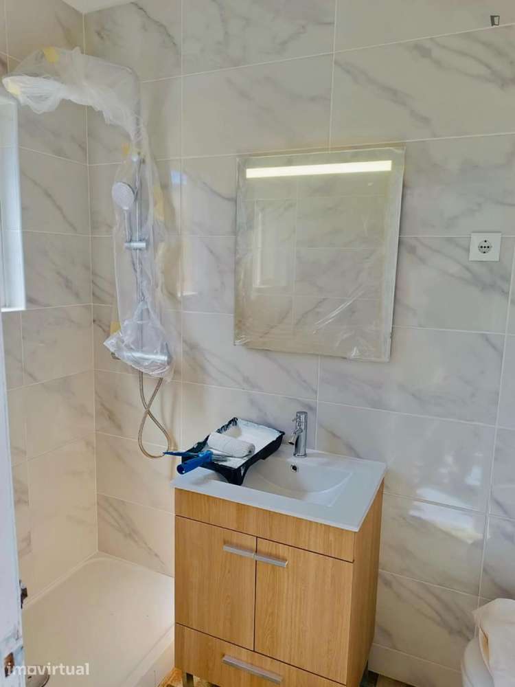 Quarto - localizado em Olaias Lisbon - Grande imagem: 4/8