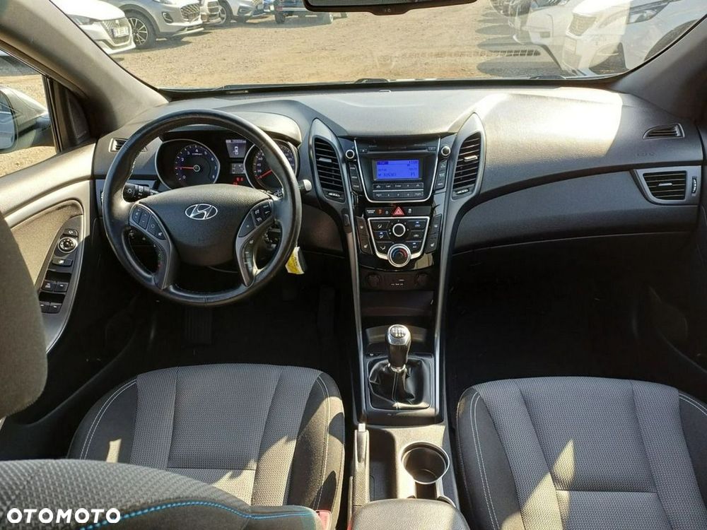Hyundai i30 blue Kombi 1.6 GDi Passion - 20