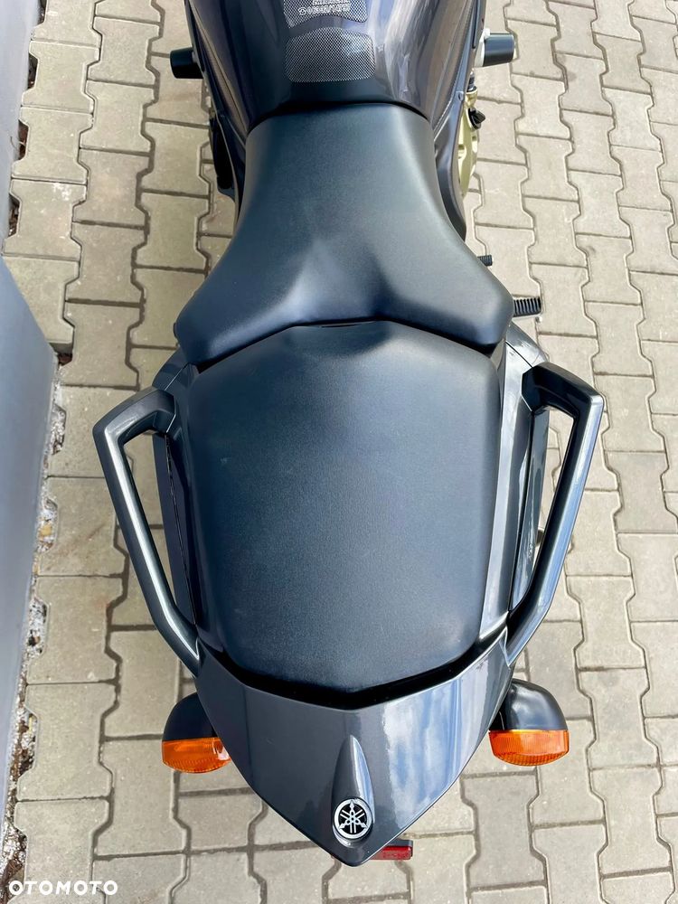 Yamaha FZ - 17
