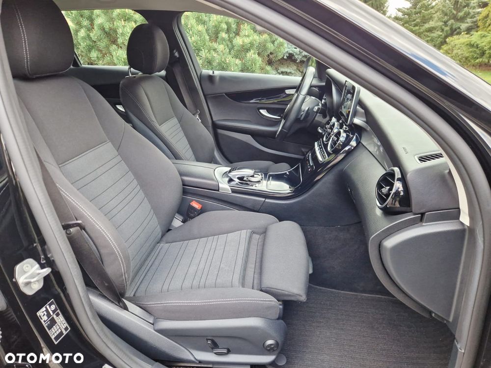 Mercedes-Benz Klasa C 220 CDI DPF Automatik BlueEFFICIENCY Elegance - 19