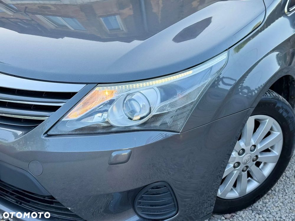 Toyota Avensis 1.6 Comfort - 14
