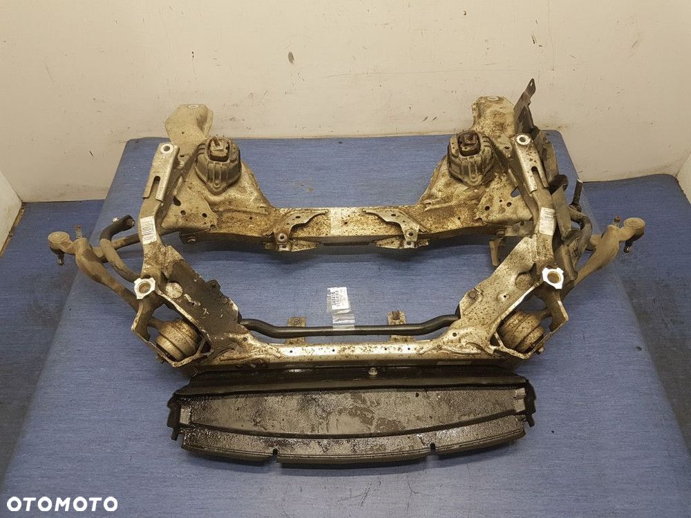 BMW 1 E87 118D LIFT  KOŁYSKA PRZÓD