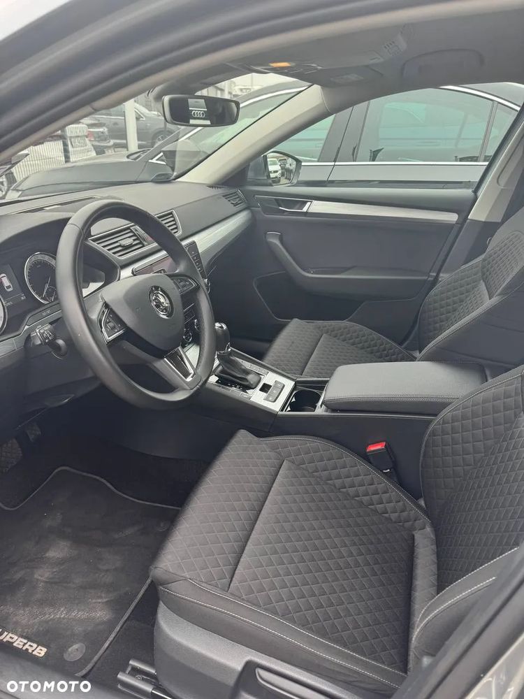 Skoda Superb 2.0 TDI Ambition DSG - 5