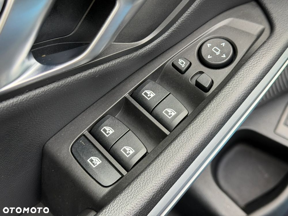 BMW Seria 3 318d mHEV - 12