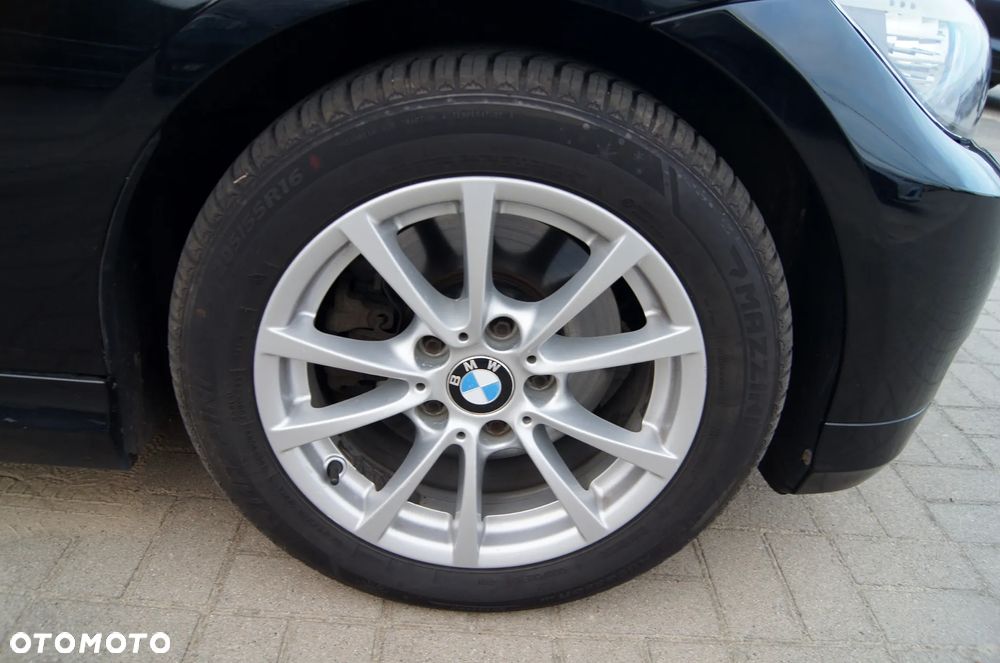 BMW Seria 3 320d - 25