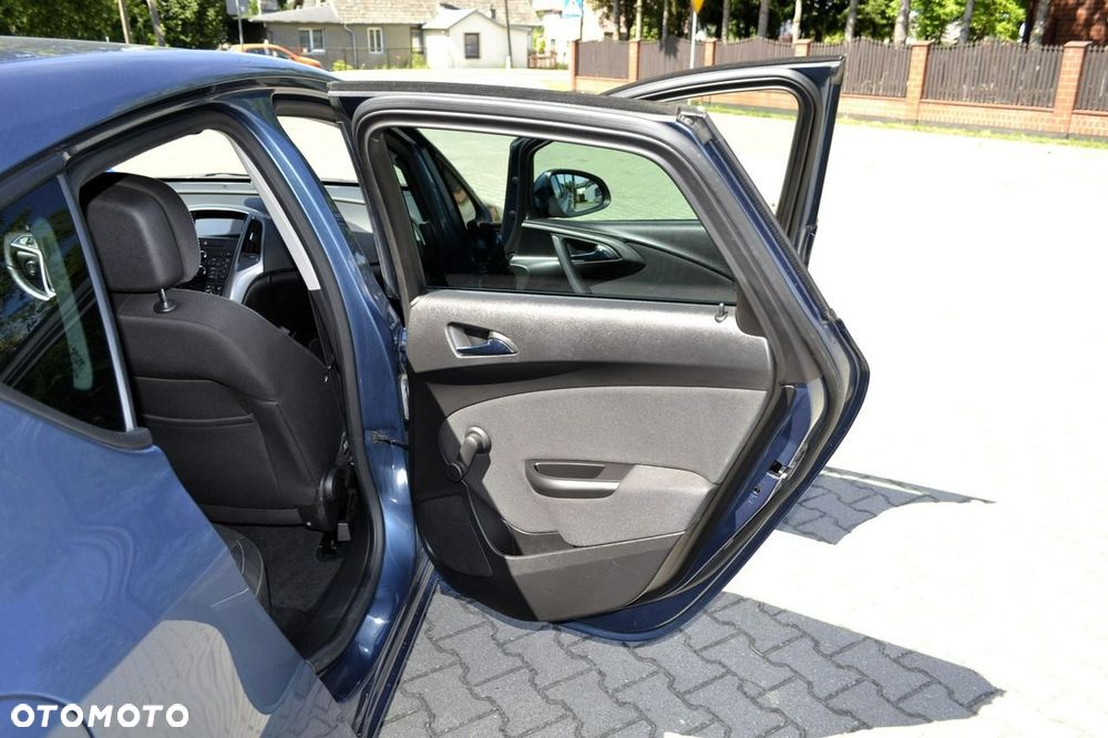 Opel Astra 1.4 Turbo Exklusiv - 18