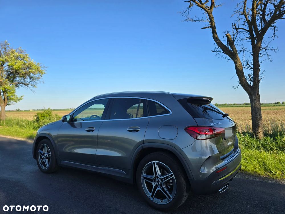 Mercedes-Benz GLA 200 d - 8
