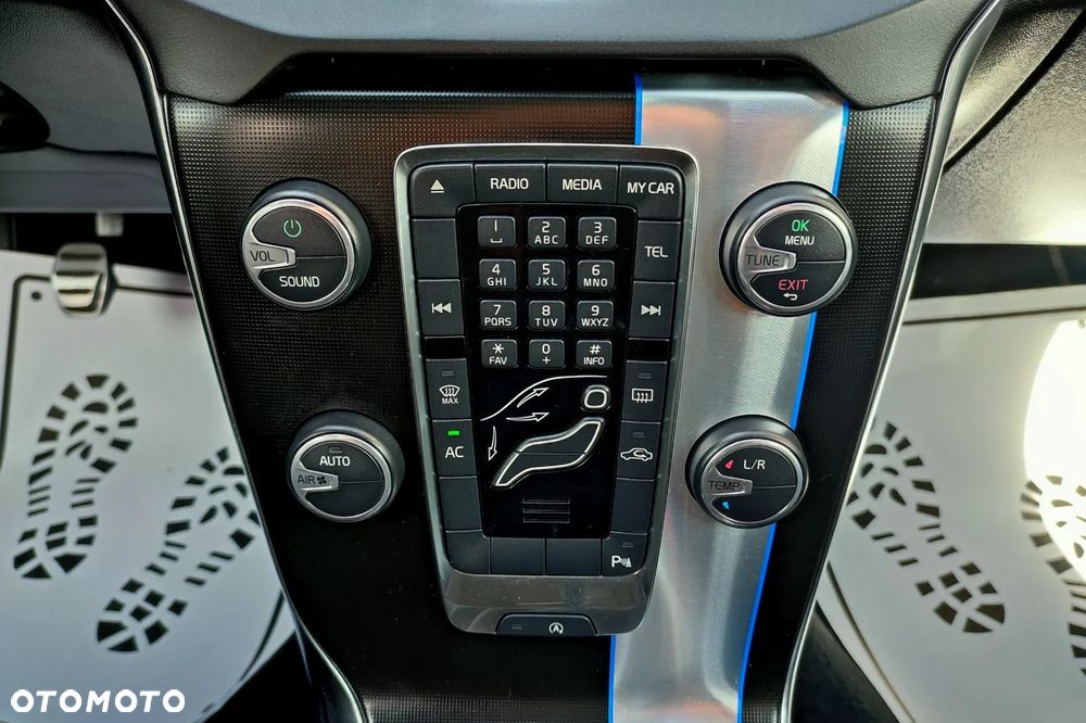 Volvo V40 T2 R-Design Momentum - 11