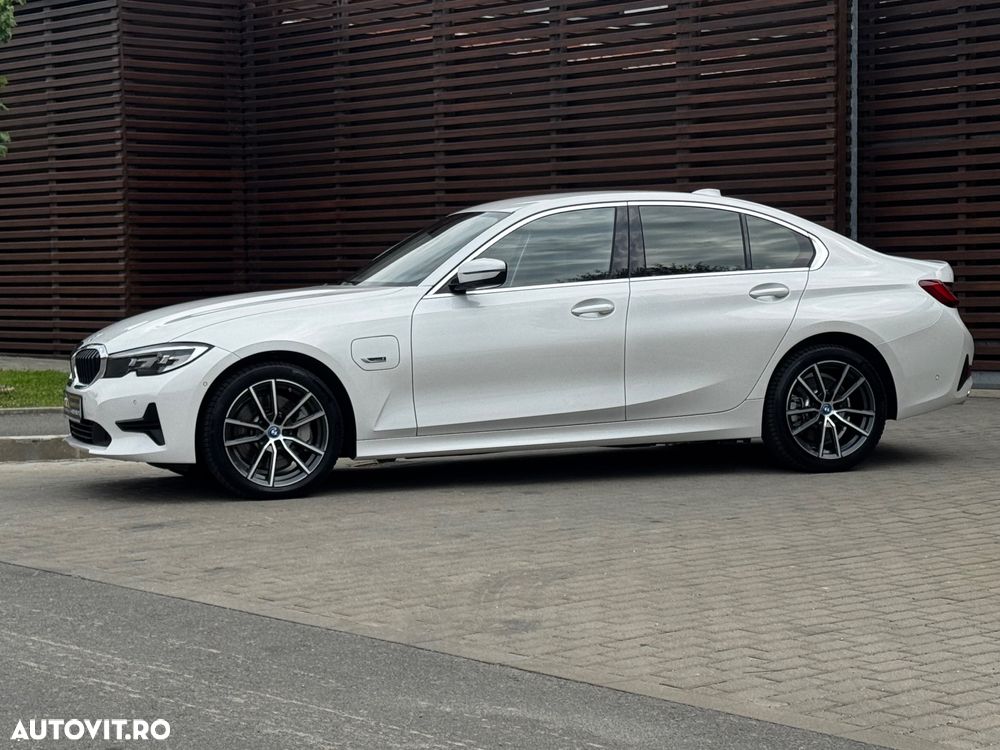 BMW Seria 3 330e Aut. Luxury Line - 5