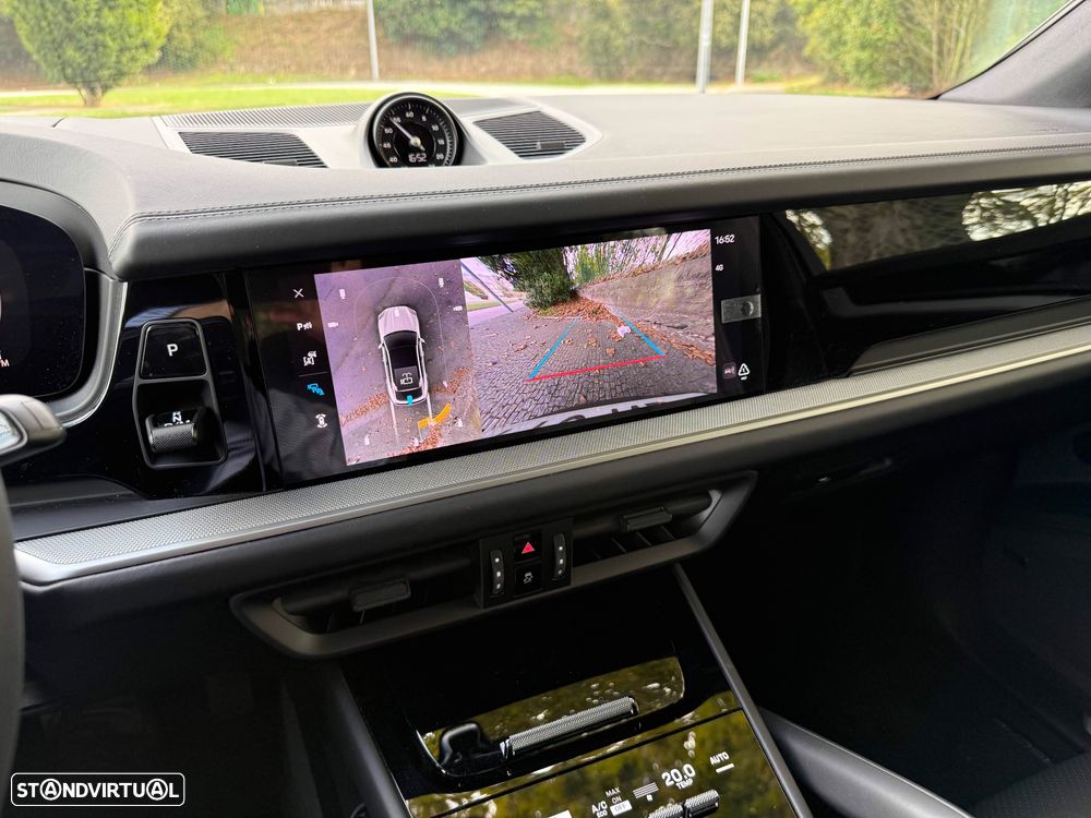 Porsche Cayenne Coupé E-Hybrid - 13