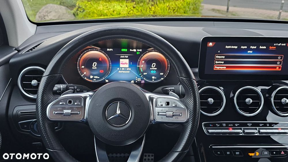 Mercedes-Benz GLC 300 e 4-Matic - 23