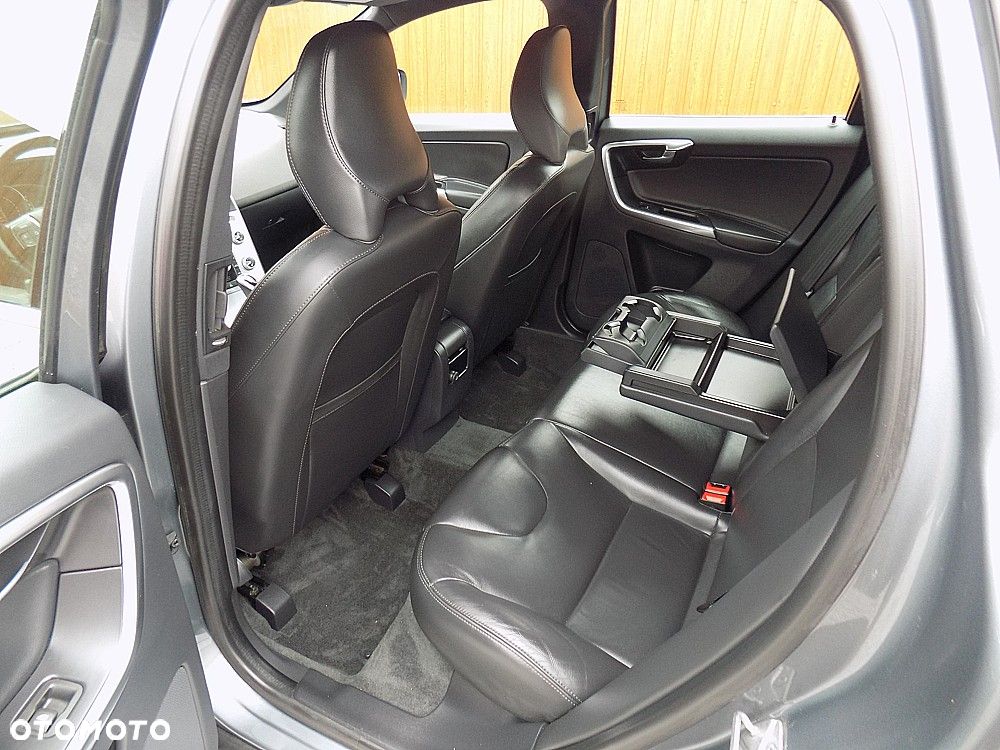 Volvo XC 60 D4 Geartronic Summum - 6