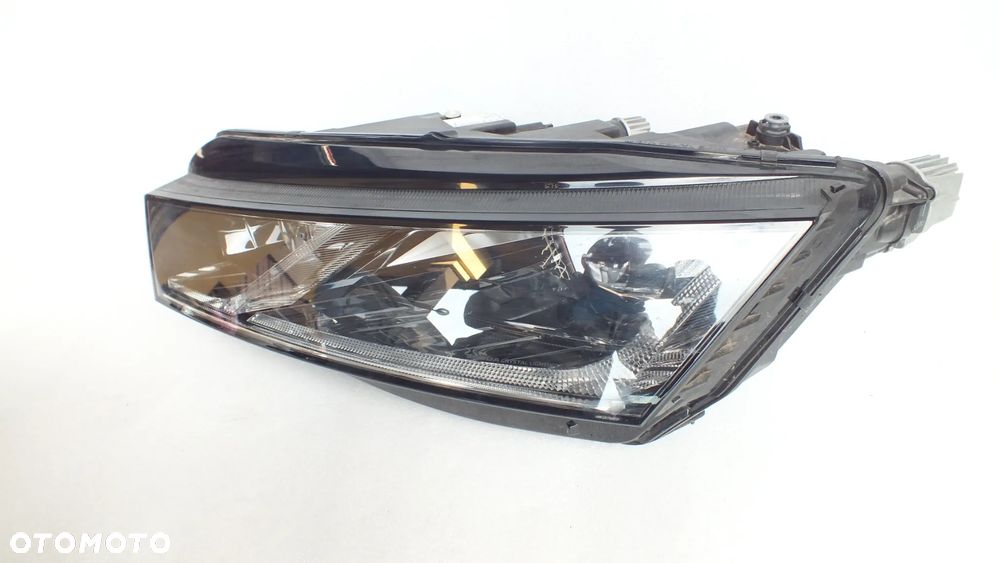 Lampa przednia lewa Skoda Octavia IV 5e4 - 1