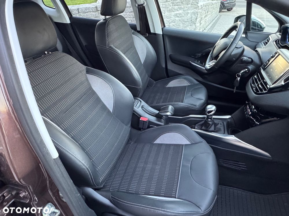 Peugeot 2008 1.6 e-HDi Allure S&S - 8