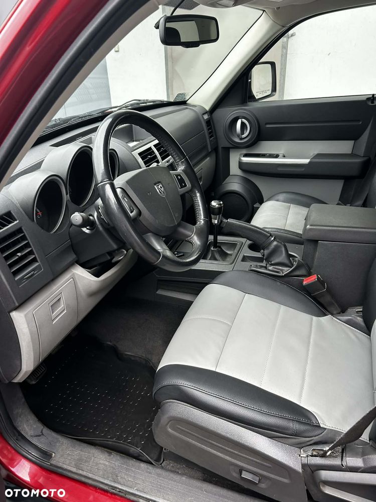 Dodge Nitro 2.8 CRD SE - 6