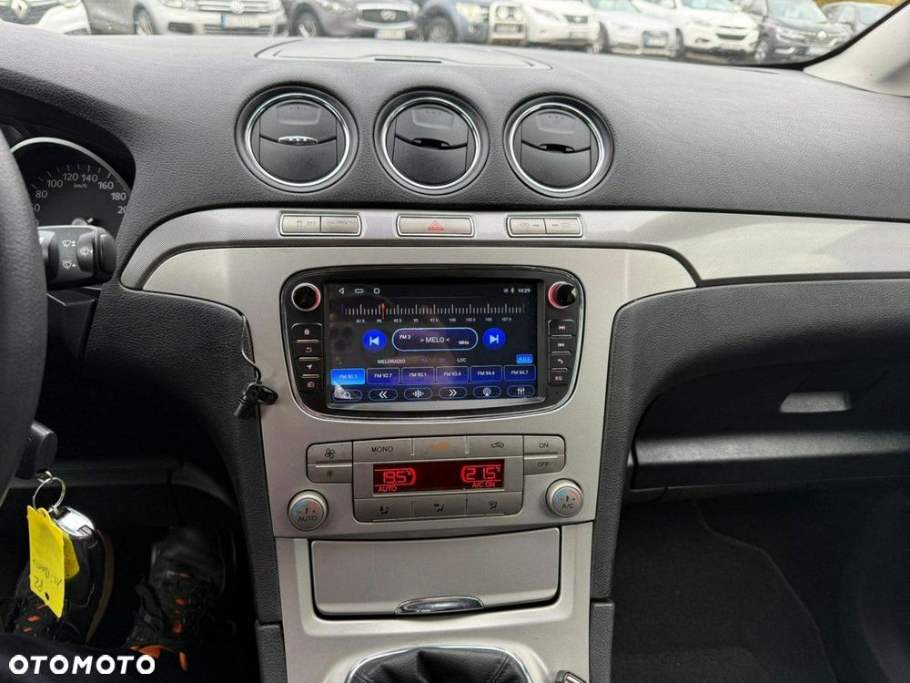 Ford Galaxy 2.0 FF Trend - 21