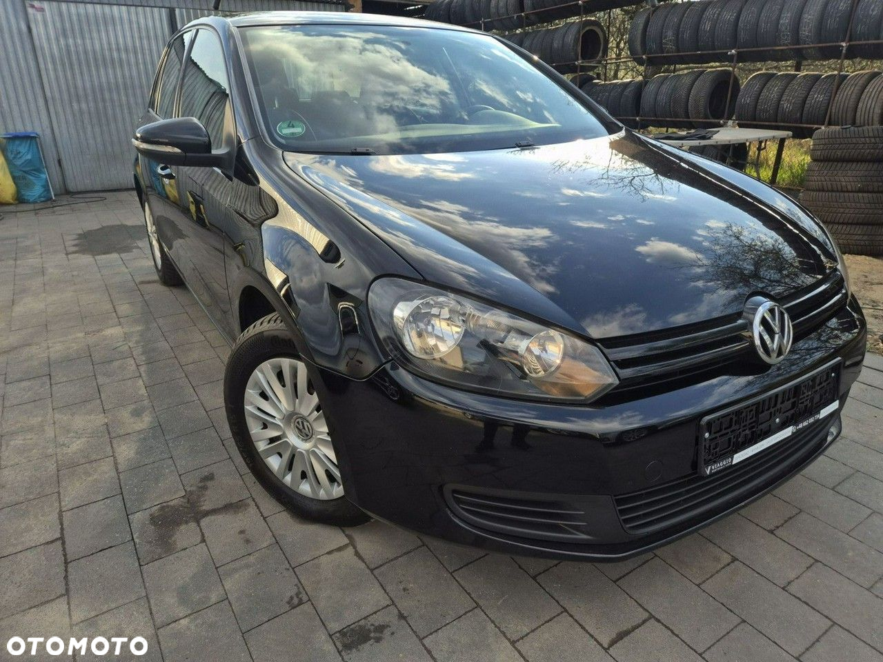 Volkswagen Golf - 2