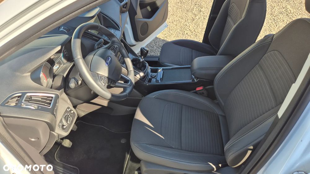 Ford Kuga 2.0 TDCi 4x2 Titanium - 17